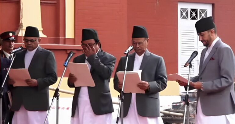 नवनियुक्त चार मन्त्रीले लिए शपथ