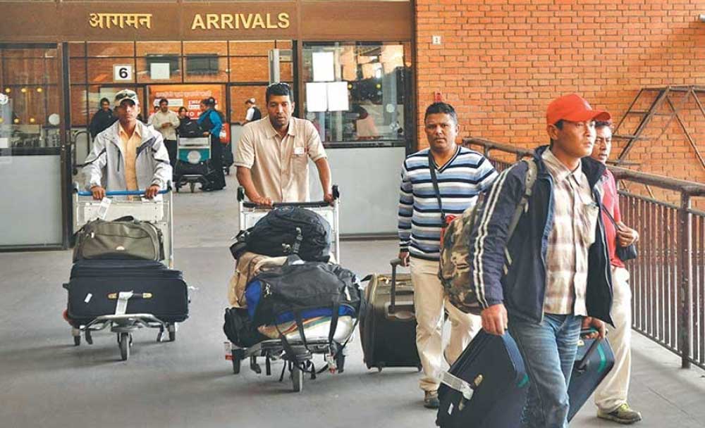 दसैँमा स्वदेश फर्किँदै हुनुहुन्छ, बढी सामान बोकेर आउँदा निजी गुन्टा र झिटीको फन्दामा परिएला ?