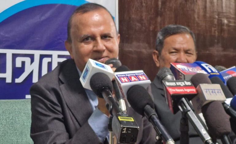 पूर्वराष्ट्रपतिको आकांक्षा र पार्टीको निर्णयबीच अन्तर्विरोध देखिएपनि एमालेले विधि स्थापित गर्ने महासचिवको दाबी