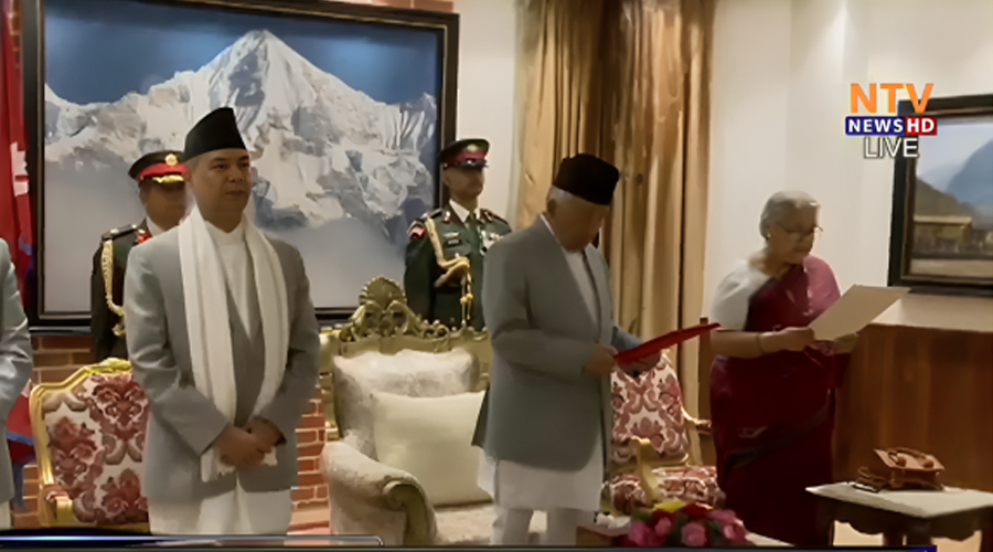 नेपालको पहिलो महिला प्रधानमन्त्रीका रुपमा सुशीला कार्कीले लिइन शपथ