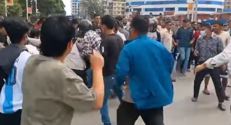 सैनिक मुख्यालयअगाडि जेन–जीहरूको ग्याङफाइट