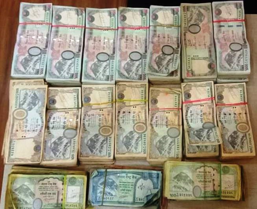 गोंगबुबाट बरामद रकम ४ करोड २५ लाख, सुन ९ किलो