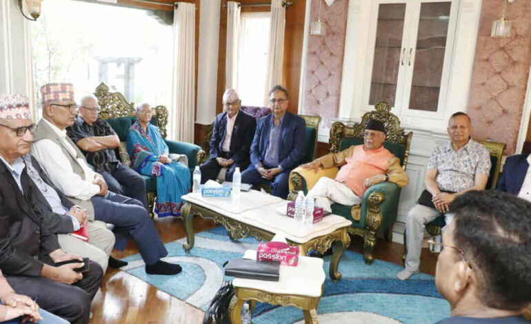 एमालेभित्र बढ्दो पार्टी पुनर्गठनको मागः अध्यक्ष ओलीकै कारण पार्टी रक्षात्मक भूमिकामा पुगेको ठहर