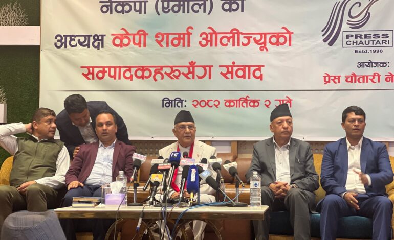 ‘ओली सोझो छ भन्दैमा लुरुलुरु बयान दिन जाँदैन’तीन दिनसम्म ओलीको मोबाइल सीज गरिएको खुलासा