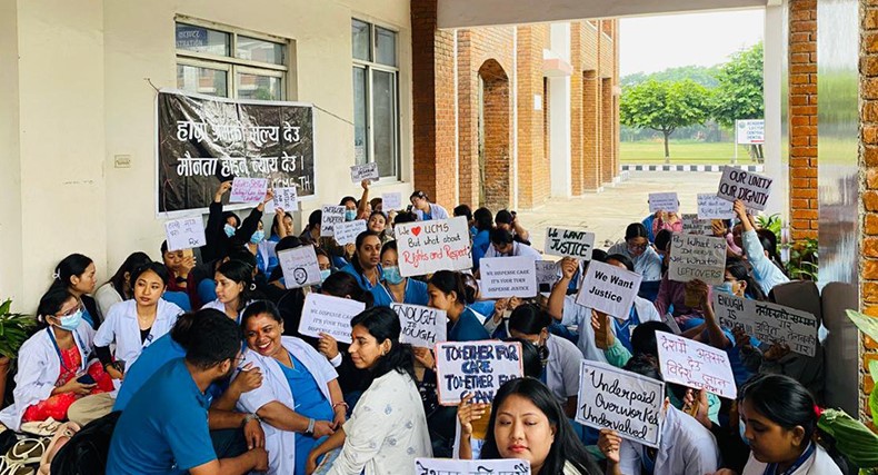 न्यूनतम तलब, भत्ता र सेवा–सुविधा सुनिश्चित गर्न माग राख्दै देशभरका नर्स आन्दोलित