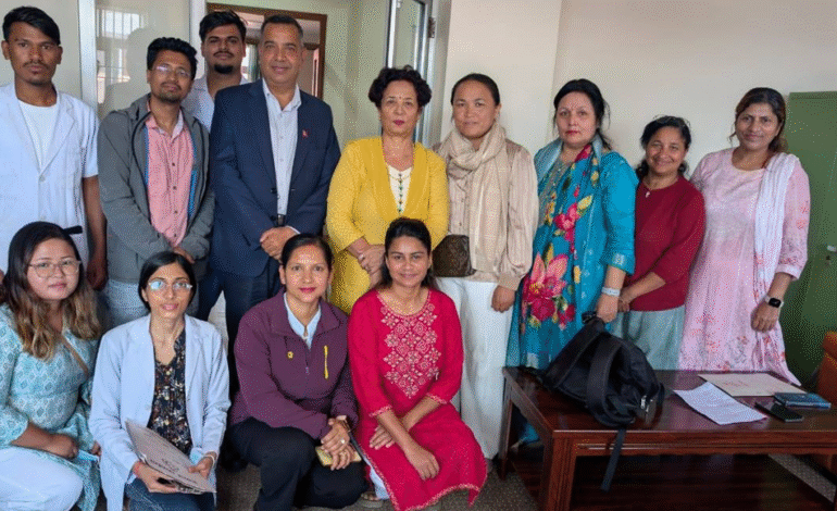 नर्सलाई सरकारले तोकेकै तलब तत्काल दिन सरकारको निर्देशन