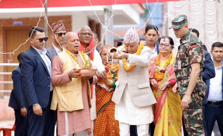 राष्ट्रपतिले गौरीघाट पुगेर गरे छठी माताको पूजा