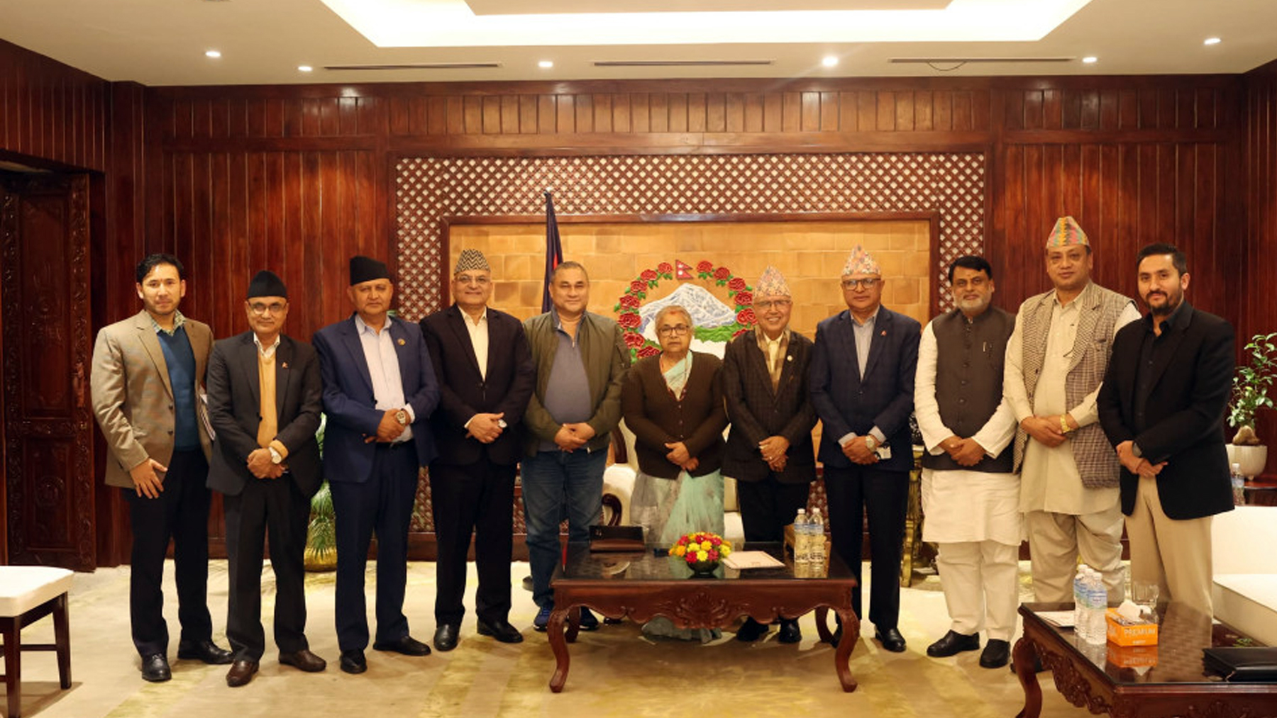 प्रधानमन्त्री र सातै प्रदेशका मुख्यमन्त्रीहरु विच छलफल