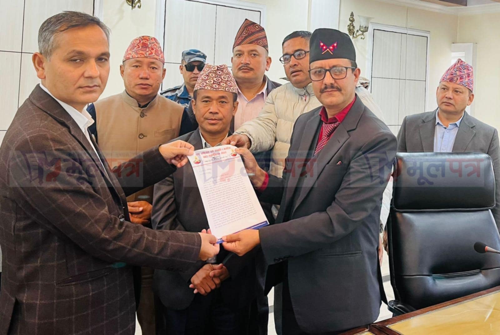 प्रसाई समुह–गृहमन्त्रीबीच वार्ता: प्रधानमन्त्रीसँग छलफल गरेर प्रसाईका माग सम्बोधन गरिने