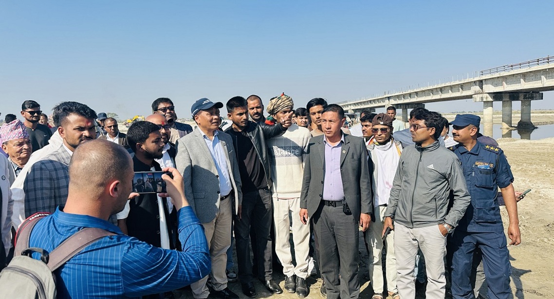 कुलमानको निर्देशनपछि कमला पुल ३ महिनाभित्र बनाइसक्ने निर्माण व्यवसायीको प्रतिबद्धता