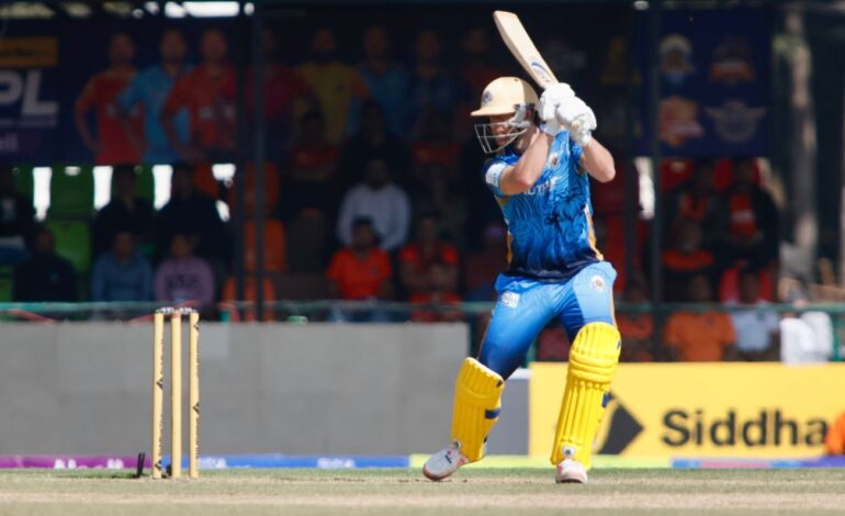 एनपीएलमा चितवन राइनोज र कर्णाली याक्स भिड्दै ६ ओभरमा ५१ रन जोड्यो कर्णाली याक्सले