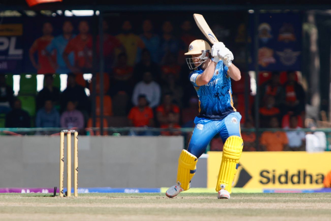 एनपीएलमा चितवन राइनोज र कर्णाली याक्स भिड्दै ६ ओभरमा ५१ रन जोड्यो कर्णाली याक्सले