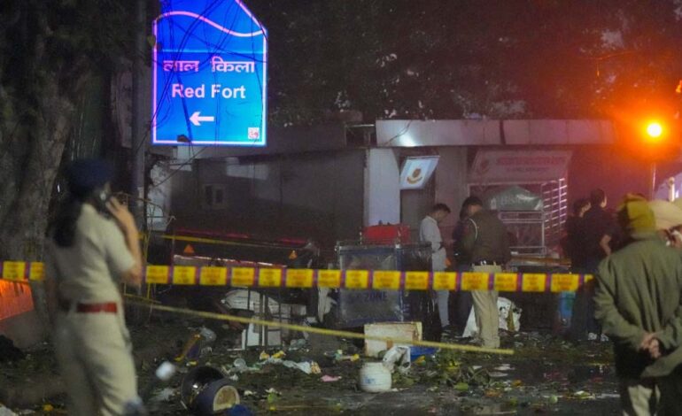 भारतको नयाँ दिल्लीमा कार विष्फोट ९ को मृत्यु २० बढी घाइते