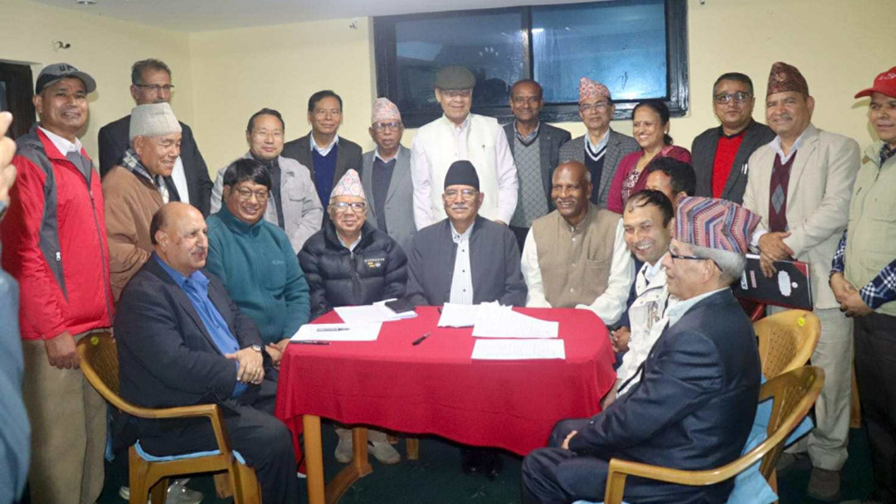 आज नेकपा माओवादी र समाजवादी सहितको ८ दलले पार्टी एकता गर्दै