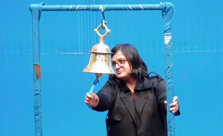 बिलाउन होइन, मिलाउन आएको भन्दै रञ्जु दर्शनाले बजाइन घण्टी