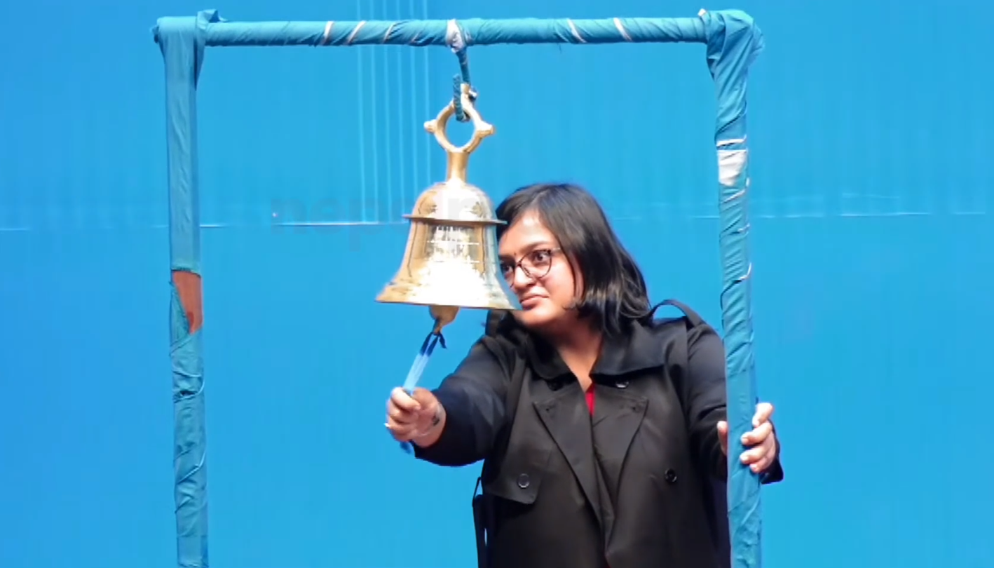 बिलाउन होइन, मिलाउन आएको भन्दै रञ्जु दर्शनाले बजाइन घण्टी