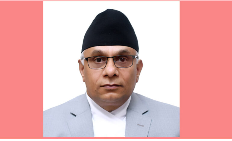 मुख्य सचिवमा नियुक्त भएका अर्याल कर्मचारी यात्रा