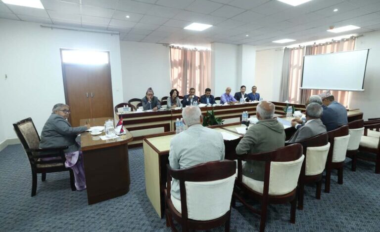 प्रधानमन्त्रीलाई डा. केसीको ज्ञापन– स्वार्थ समूहको चलखेलबाट भएका निर्णय उल्टाइयोस्