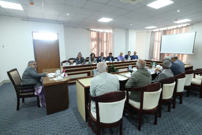 प्रधानमन्त्रीलाई डा. केसीको ज्ञापन– स्वार्थ समूहको चलखेलबाट भएका निर्णय उल्टाइयोस्