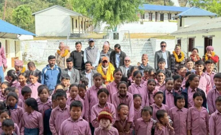 खोटाङ–कुवेत सम्पर्क मञ्चद्वारा सिम्ले माध्यमिक विद्यालयलाई ६२ हजार आर्थिक सहयोग