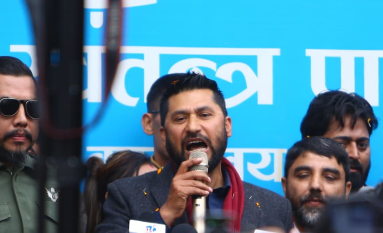 संसद् पुनस्र्थापना भन्दै षड्यन्त्रको आँखा नचम्काइयोस् : रवि लामिछाने