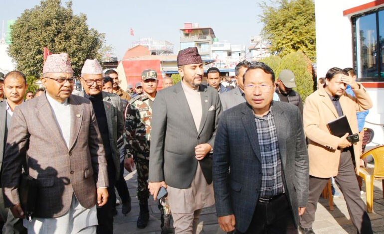 सरकारी टोलीले कांग्रेस, एमाले र नेकपाको पार्टी कार्यालयको अनुगमन