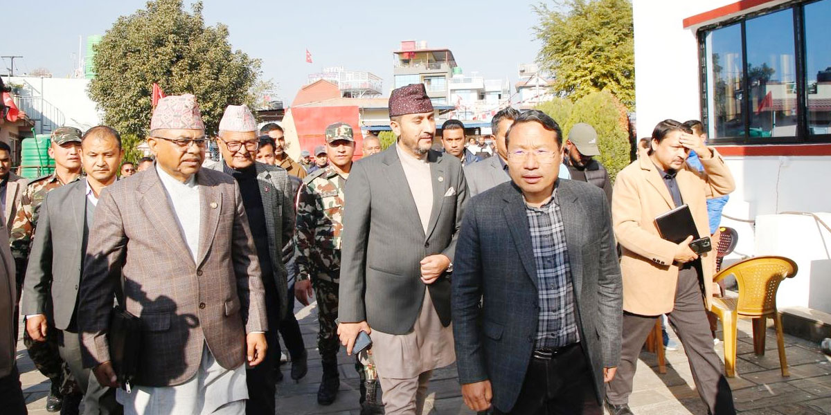 सरकारी टोलीले कांग्रेस, एमाले र नेकपाको पार्टी कार्यालयको अनुगमन