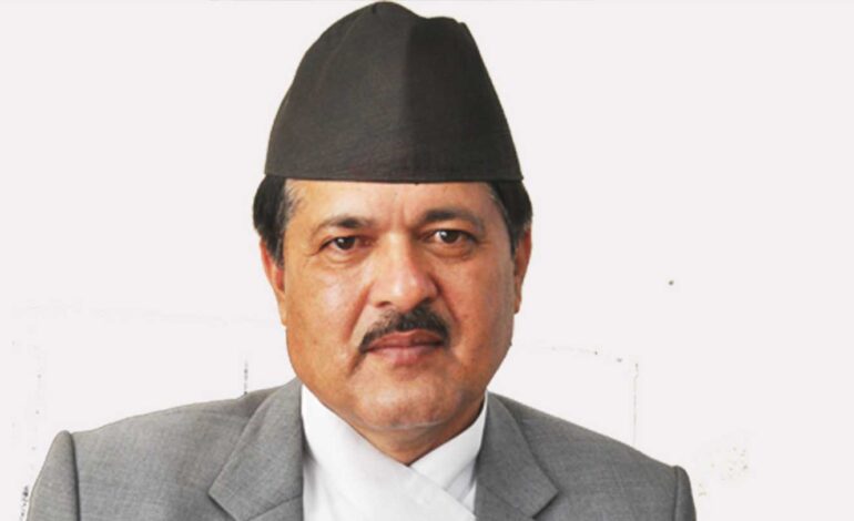 पूर्वकानूनमन्त्री तथा पुर्व महान्यायाधिवक्ता अग्नि खरेल एमालेको सचिव पदमा लड्दै