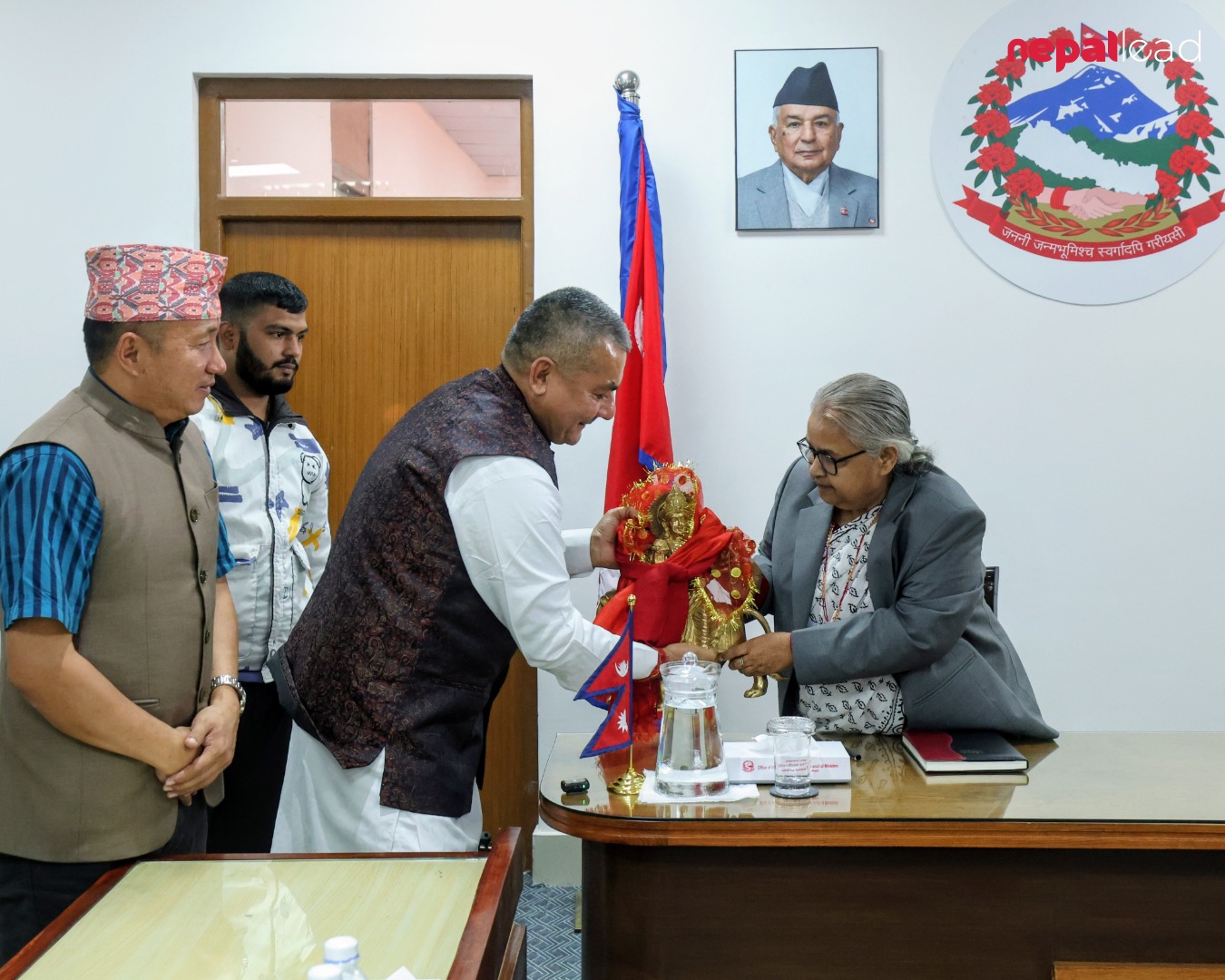 प्रधानमन्त्री र दुर्गा प्रसाईबीच वान टु वान वार्ता, किँरात, बौद्धसहितको हिन्दु अधिराज्यका लागि प्रधानमन्त्री सकारात्मक