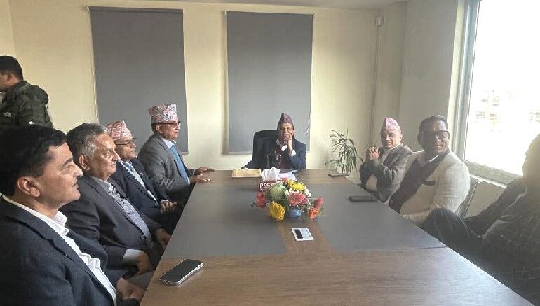 ईश्वर पोखरेलले पार्टी कार्यालयमा बुझाए नेतृत्व परिवर्तन गर्ने निष्कर्षसहितको अवधारणापत्र