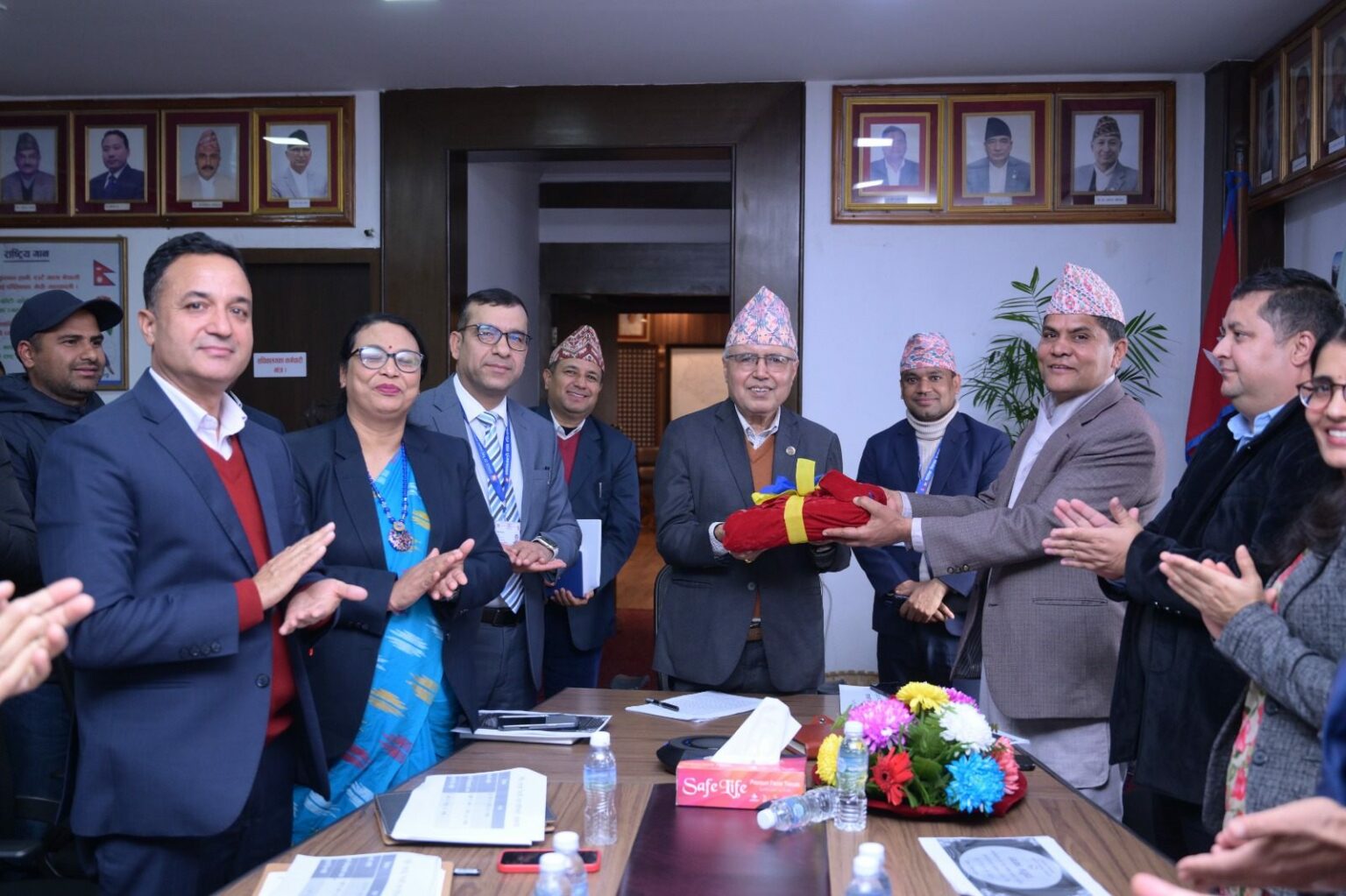 एकीकृत वित्तीय विवरण अर्थमन्त्रीसमक्ष पेश, सञ्चित कोष १ खर्ब ८ अर्ब ऋणात्मक