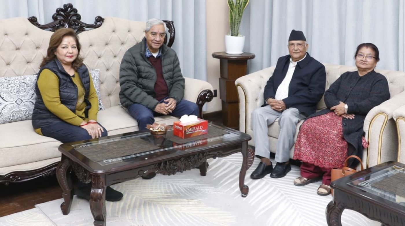 ओली–देउवा भेट, दुवै खुशी देखिए