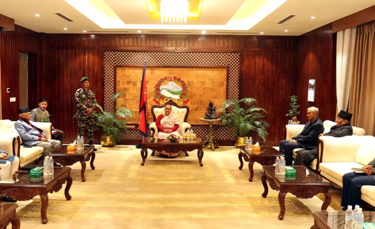 प्रधानमन्त्री र शिर्ष तीन दलका नेताबीच भेटघाट, निर्वाचनमा जान सबै तयार