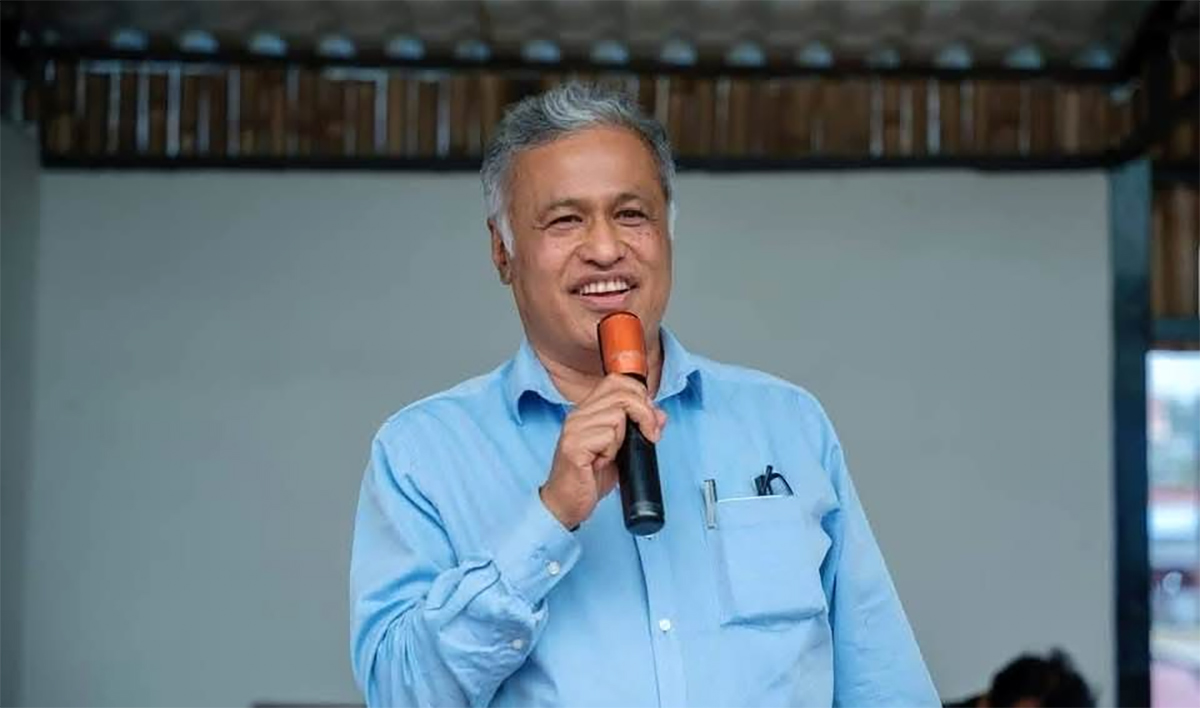 किन पक्राउ परे गुण एयरका सन्चालक राजेन्द्र शाक्य