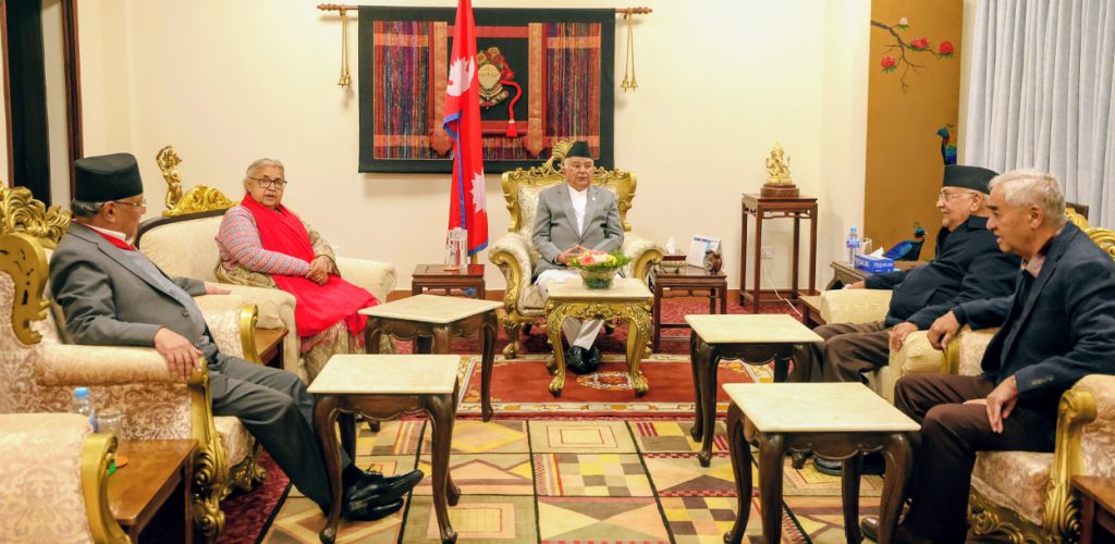 ओली, देउवा र प्रचण्डसँग राष्ट्रपति र प्रधानमन्त्रीको साढे २ घण्टा छलफल