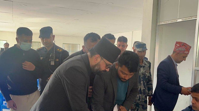 बालेन शाहले गराए उम्मेदवारी दर्ता