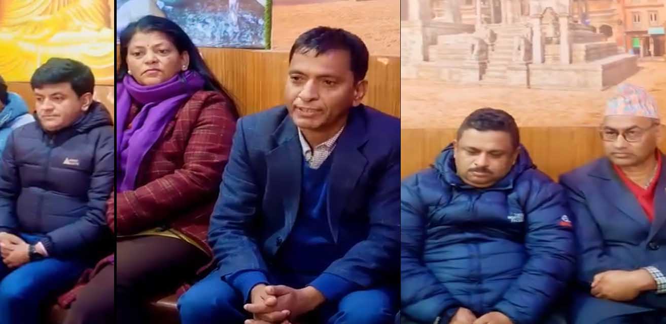 एमाले दोलखाका नेताहरुबाट सामुहिक राजिनामा