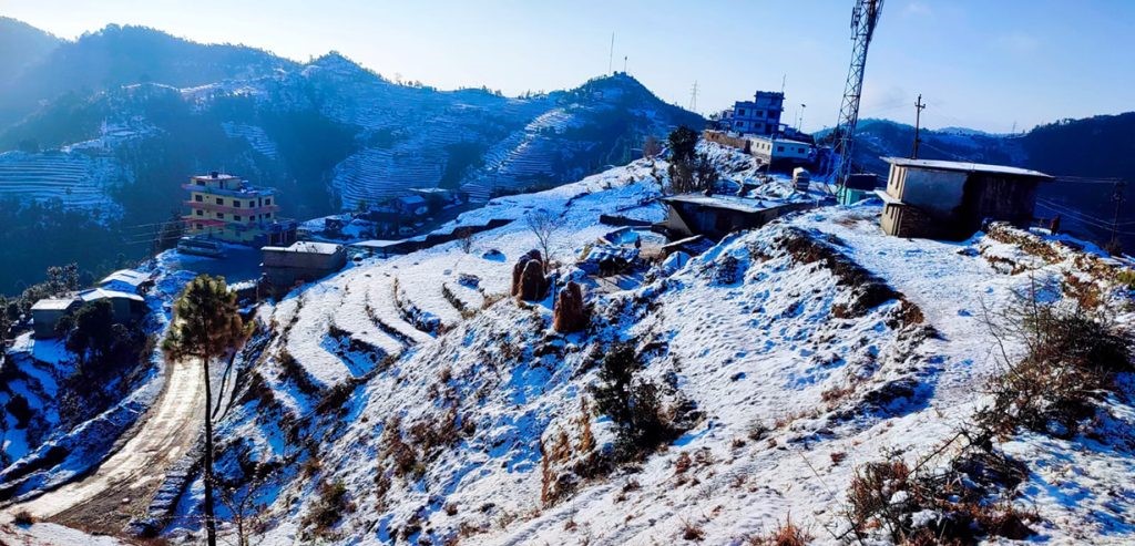 कतै हिउँले रमाइलो कतै सडक अवरुद्ध