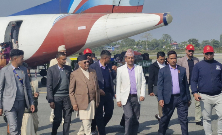 हुल बाँधेर ओली झापा पुगे, बालेन भोली जथा लिएर जाँदै