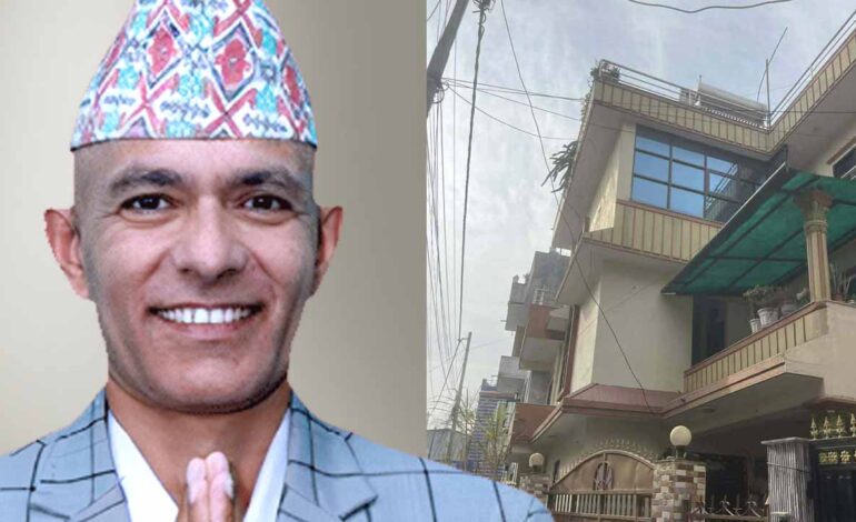 झापा–४ मा साधु उम्मेदवार भन्दै भोट माग्ने ढकालले सईको जागिर खाएर कसरी जोडे करोडौं सम्पतिकाठमाडौं बालुवा खानीमा घर, झापामा घर–जग्गा र क्रसरमा लगानी