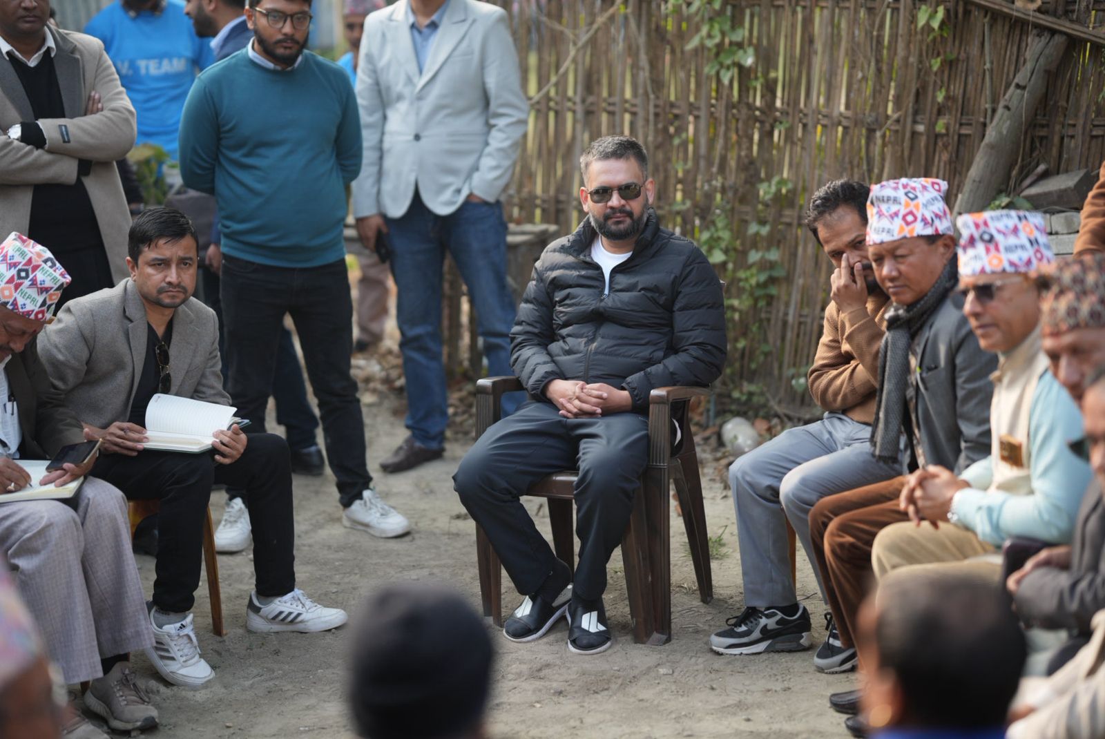 झापाका सुकुम्वासीलाई बालेनको आश्वासन: डोजर चल्दैन, लालपुर्जा पाउनुपर्छ