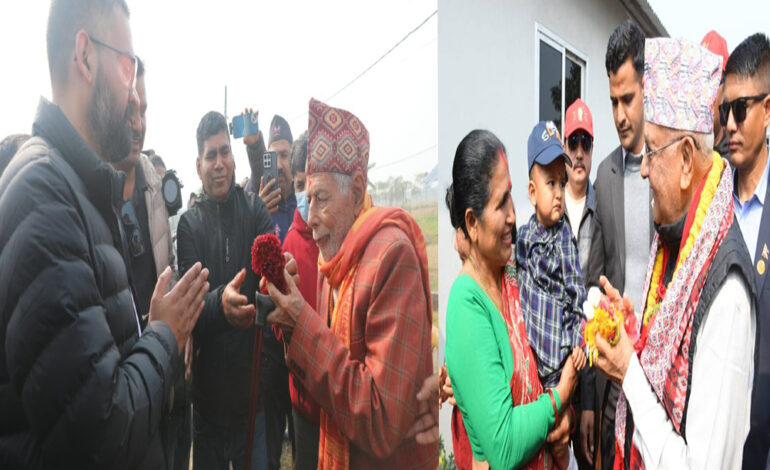 झापा–५ मा ओली र बालेनको आक्रमक घरदैलो कार्यक्रम, दुवै जनता ढोग्न व्यस्त