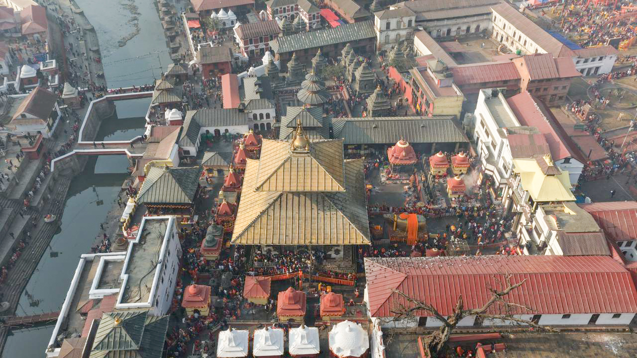 महाशिवरात्रिमा भक्तजन पशुपतिनाथ मन्दिर घुइँचो