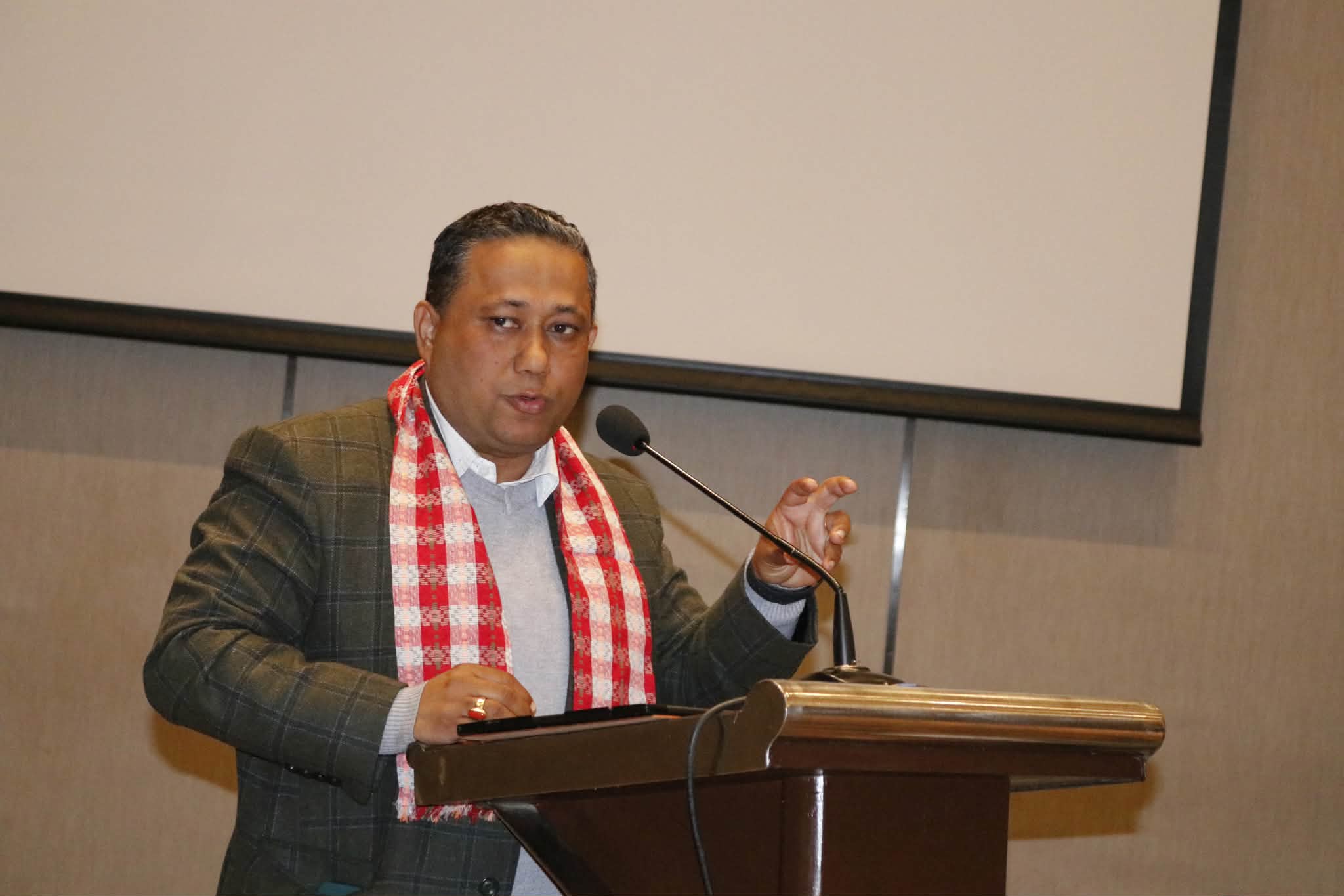 रास्वपाको घोषणापत्रमा रोजगार र मध्यम वर्गीय परिवारमैत्री