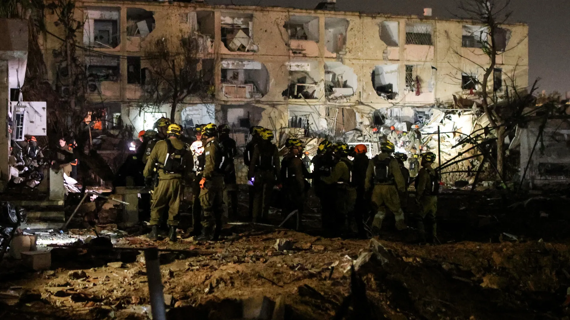 इजरायली प्रधानमन्त्री नेतान्याहुको कठिन रात हुनेगरी इरानको ठुलो क्षेप्यास्त्र हमला