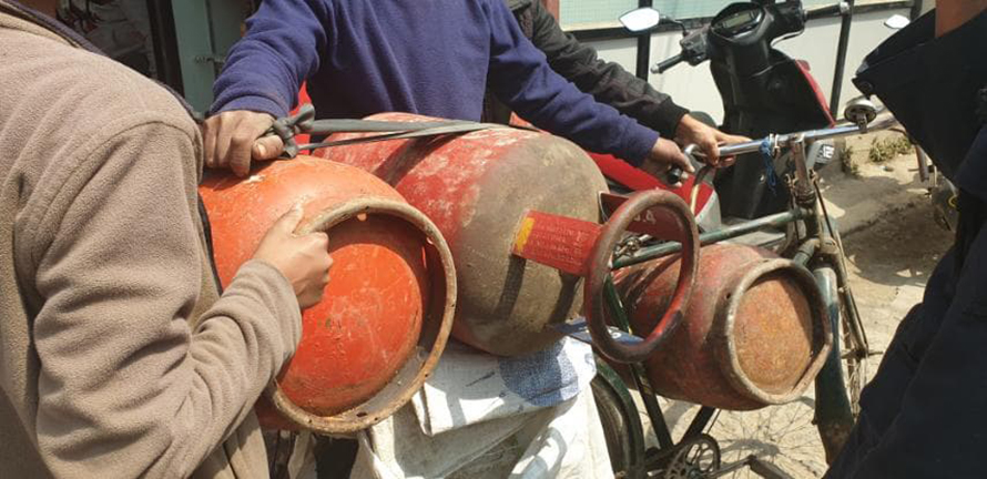 उपभोक्ता ठग्ने ग्यास उद्योगी र विक्रेतालाई कारबाही गर्न महासंघको माग