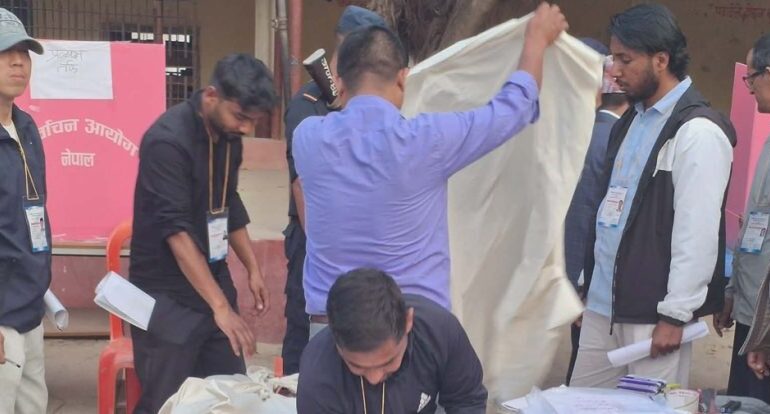 झापा–५ अपडेट स् मतपेटिका सिल हुँदै, आजै सर्वदलीय बैठक