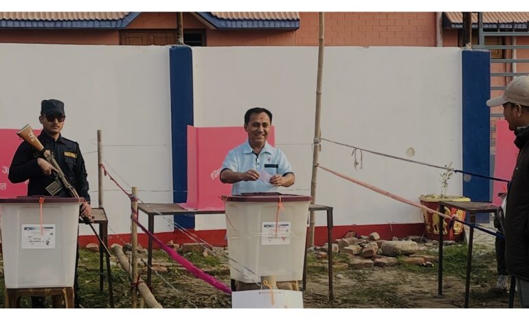 कांग्रेस उपसभापति विश्वप्रकाश शर्माले गरे झापाबाट मतदान