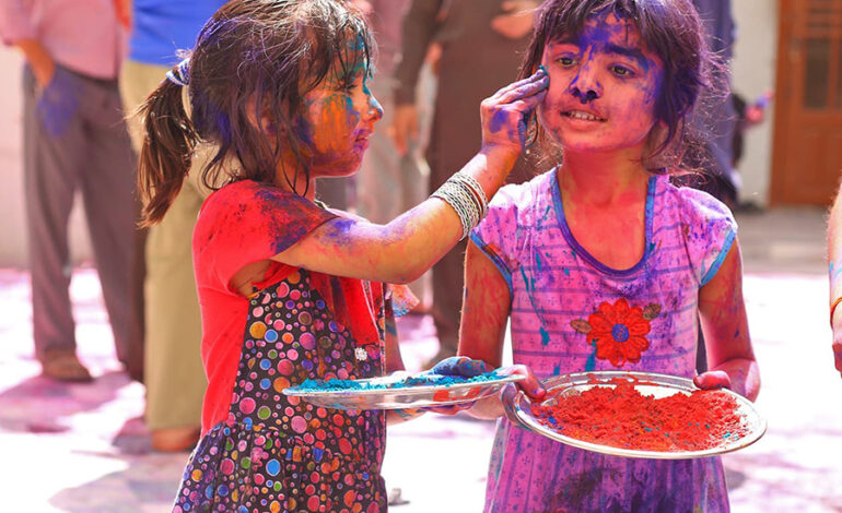 आज पहाडमा होली, यसरी मनाउन थालियो