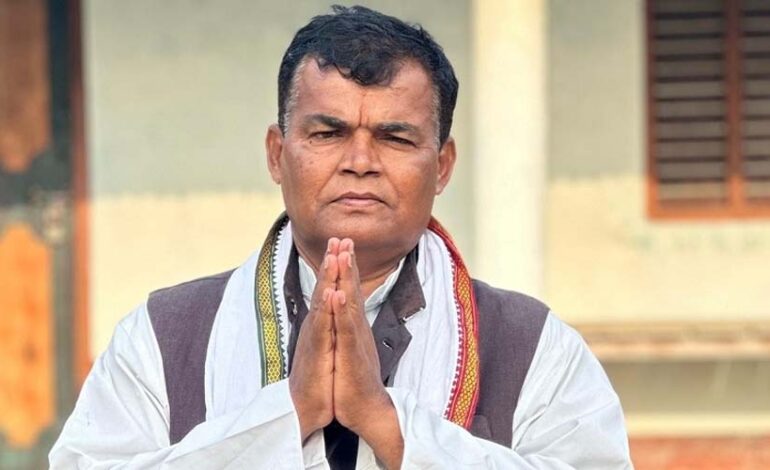 सिरहा ३ का जसपा उम्मेदवार अशेश्वर यादव नगद ४ लाख सहित पक्राउ